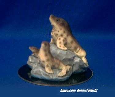 harbor seal figurine statue