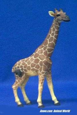 giraffe figurine statue