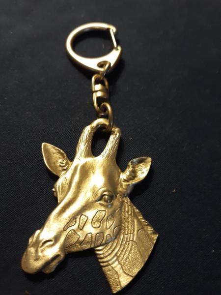 Giraffe Keychain Pewter Lindsay Claire
