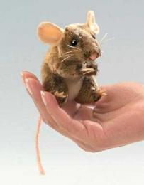 field mouse finger puppet